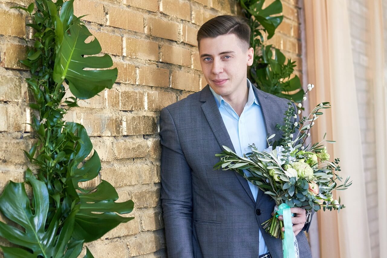 костюм жениха на свадьбу в бирюзовом цвете