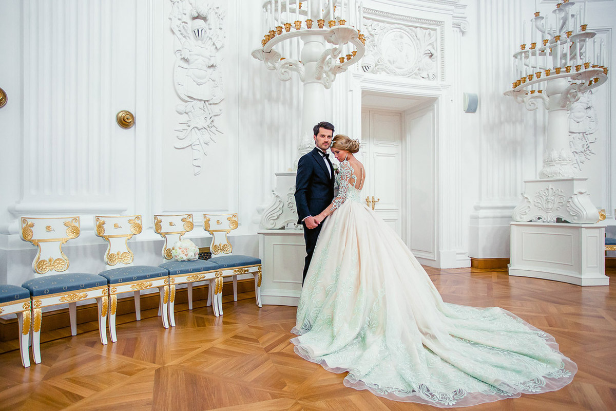Свадьба в усадьбе Петровский путевой дворец в Москве